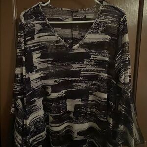 Dor Dor Couture women’s size 1x swimsuit cover. Black, silver, white.